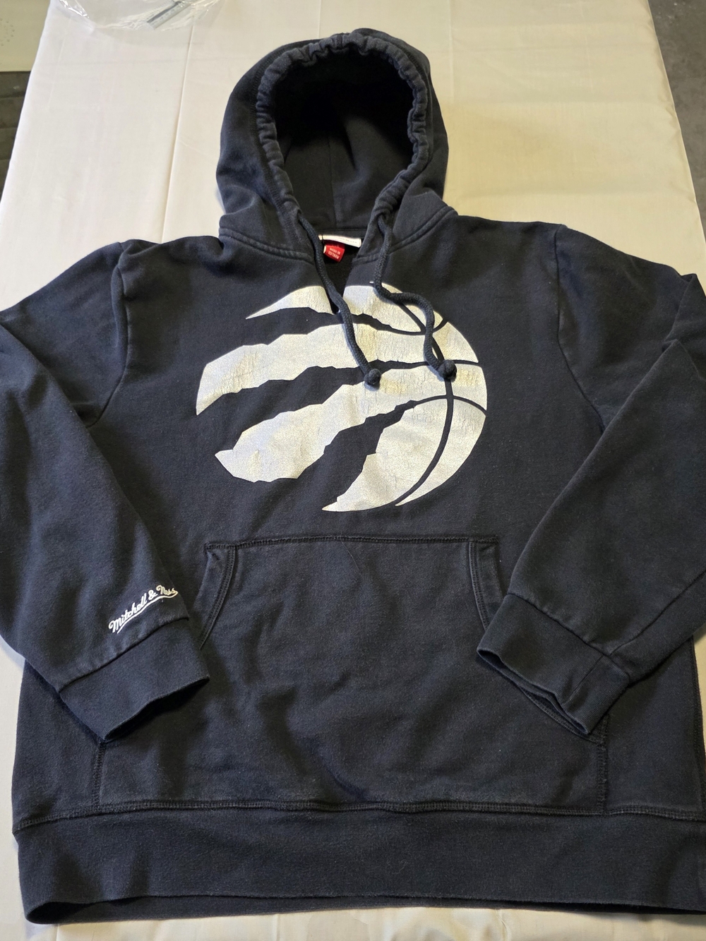 Mitchell & Ness Toronto Raptors Pullover Hoodie Black Medium Retro Claw Logo